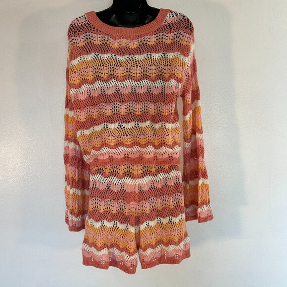 L*SPACE Sun Ray Sweater & Short set - Picture 2 of 16